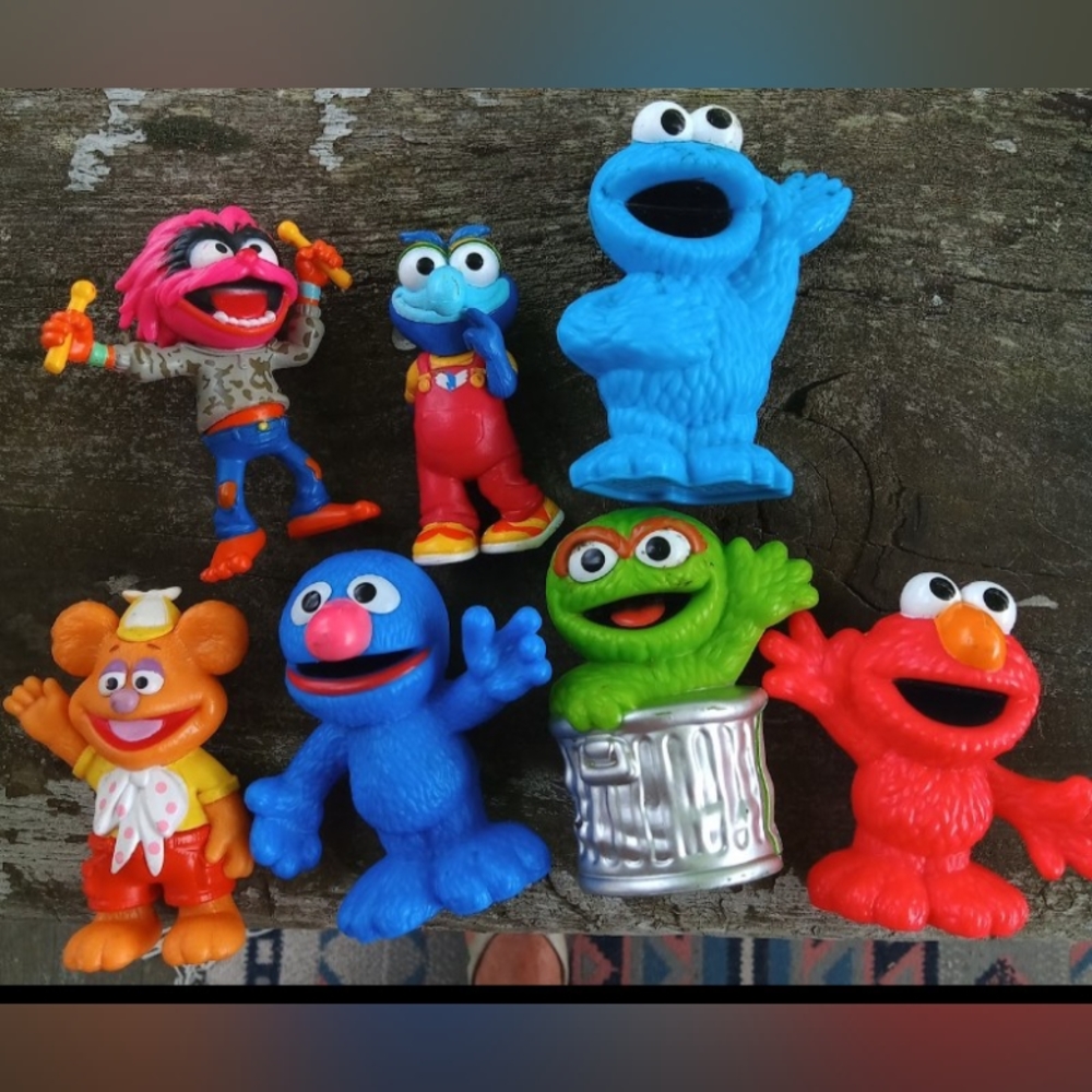 7 Sesame Street Figures